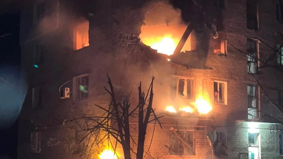 Понад 20 ударів по трьох районах Дніпропетровщини: загинуло немовля, 11 поранених