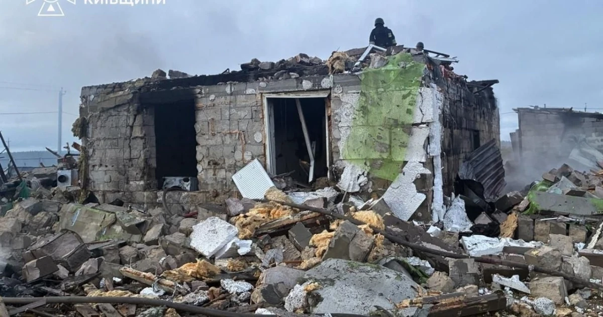 У Фастівському районі Київщини внаслідок удару зруйновано будинок і госпіталізовано п’ятьох осіб