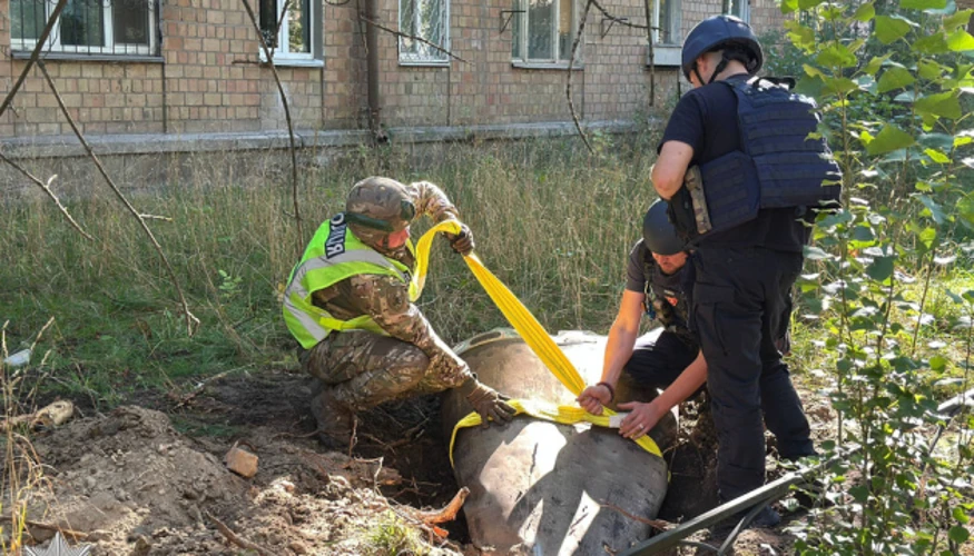 У Солом’янському районі Києва поліція перевела у безпечний стан частини двох ракет