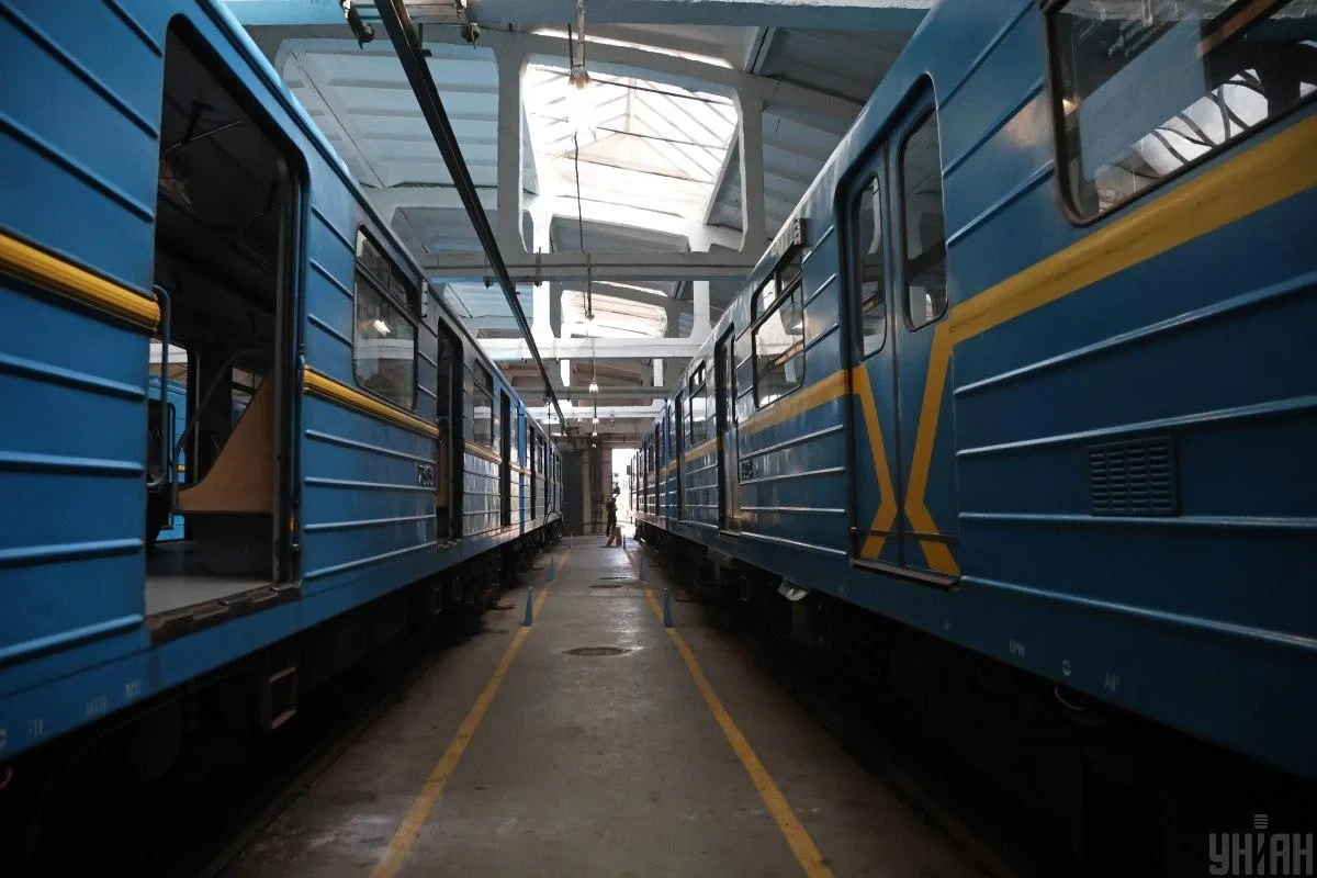 Часткове відкриття «Чернігівської»: що працює та що зачинене