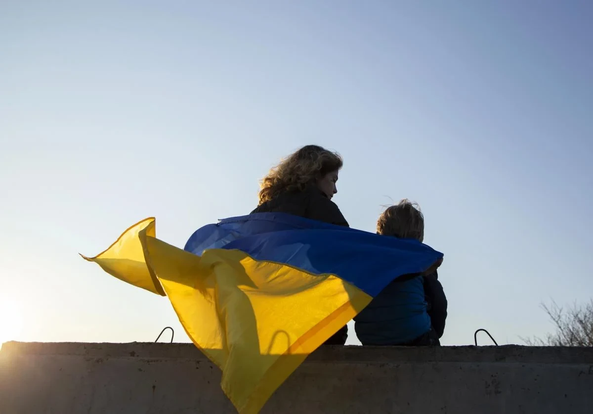 КМІС: понад 60% українців готові терпіти війну стільки, скільки знадобиться